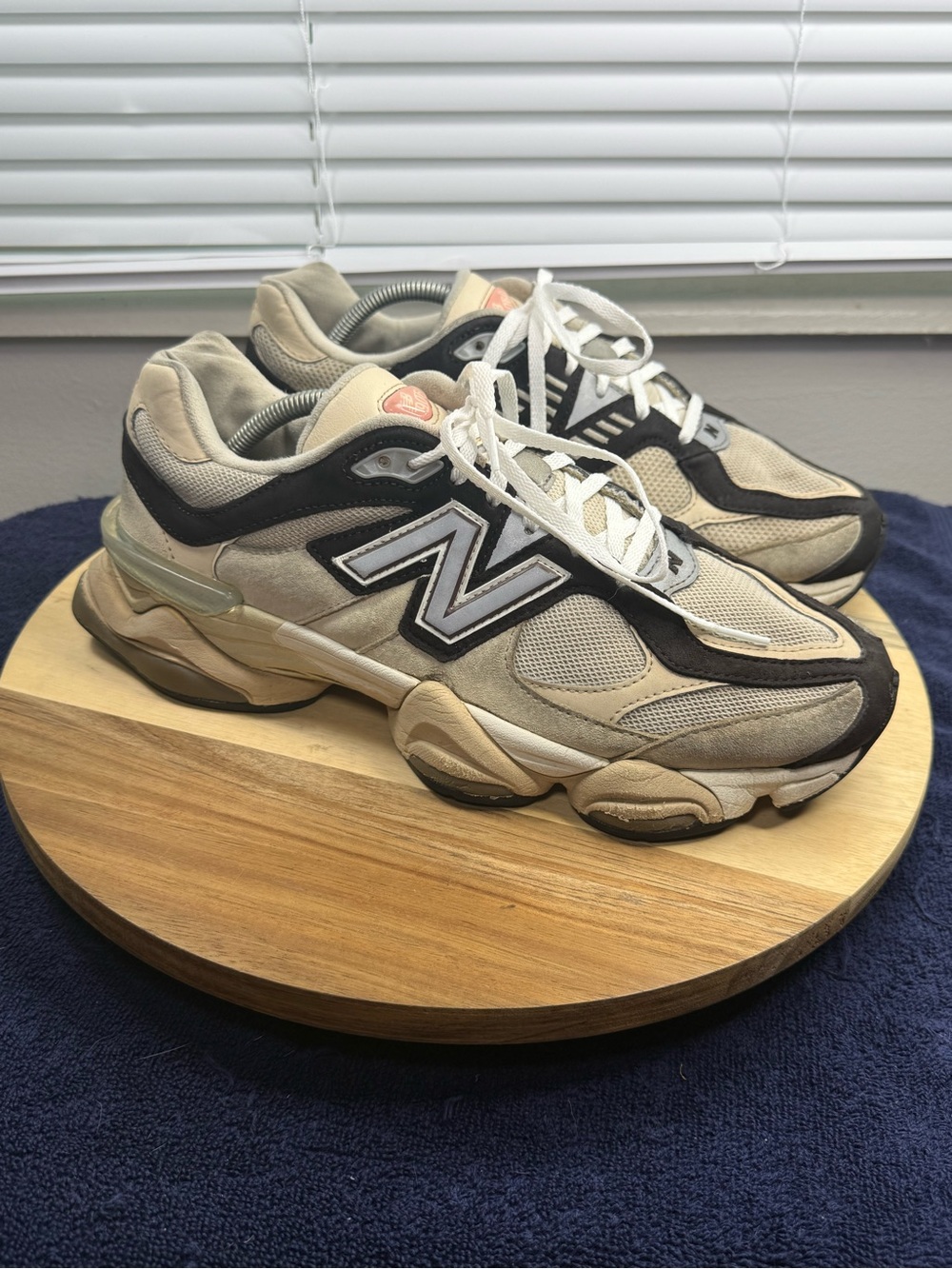 New Balance 9060 (Men’s 10.5)